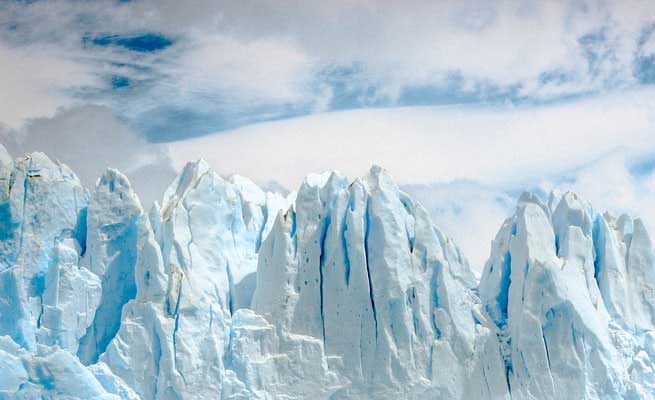 glacier Although climate change is a global phenomenon, its effects are distributed differently on the surface of our planet.